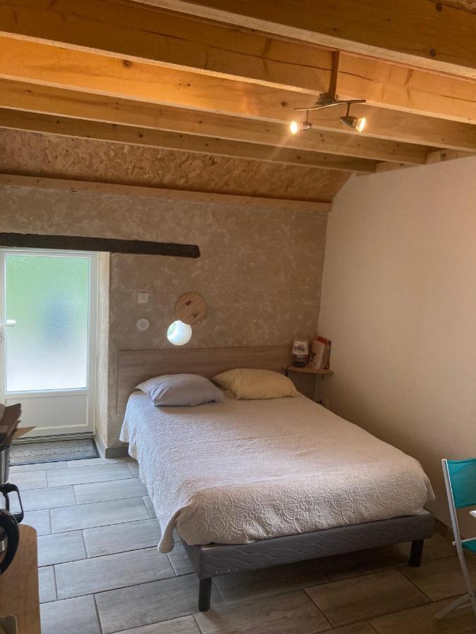 Le Calme A La Campagne Apartment Besson Екстериор снимка